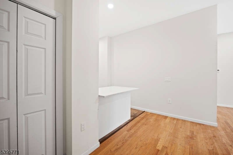 Rutherford Boro, NJ 07070,176 Union Ave