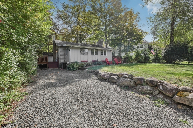 Ringwood Boro, NJ 07456,8 Woodland Rd