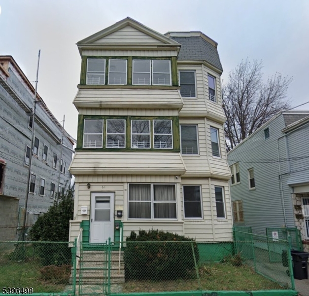 Newark City, NJ 07112,61 Wainwright St #3