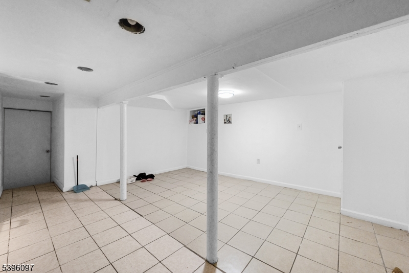 Elizabeth City, NJ 07206,113 2nd St