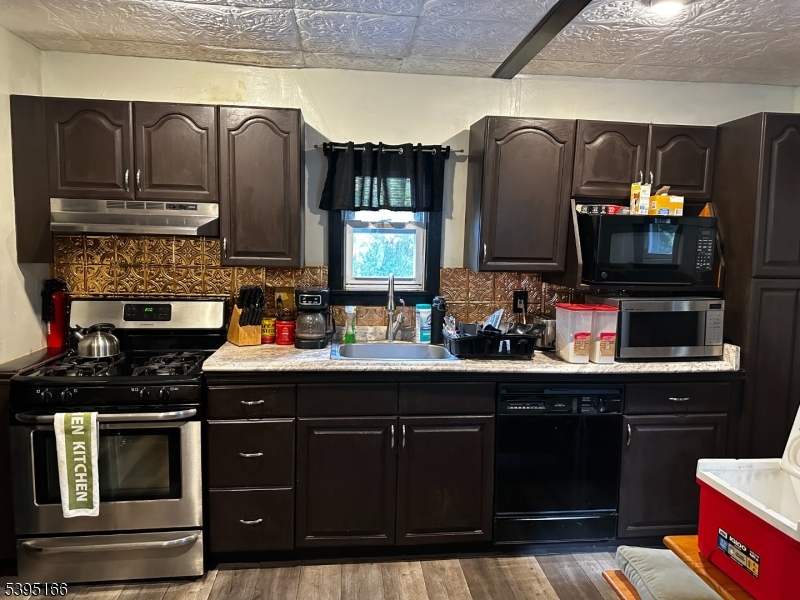 East Orange City, NJ 07017,458 N Walnut St