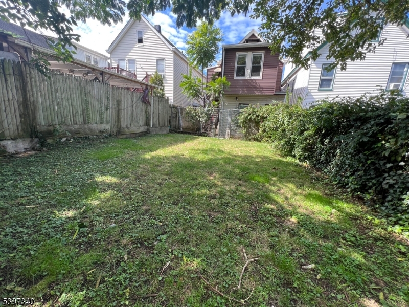 Paterson City, NJ 07514,163 E 22Nd St