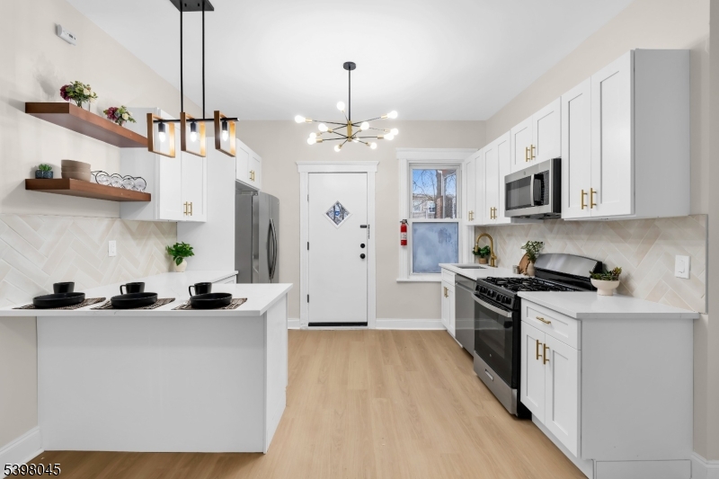 Elizabeth City, NJ 07202,19 Stewart Pl