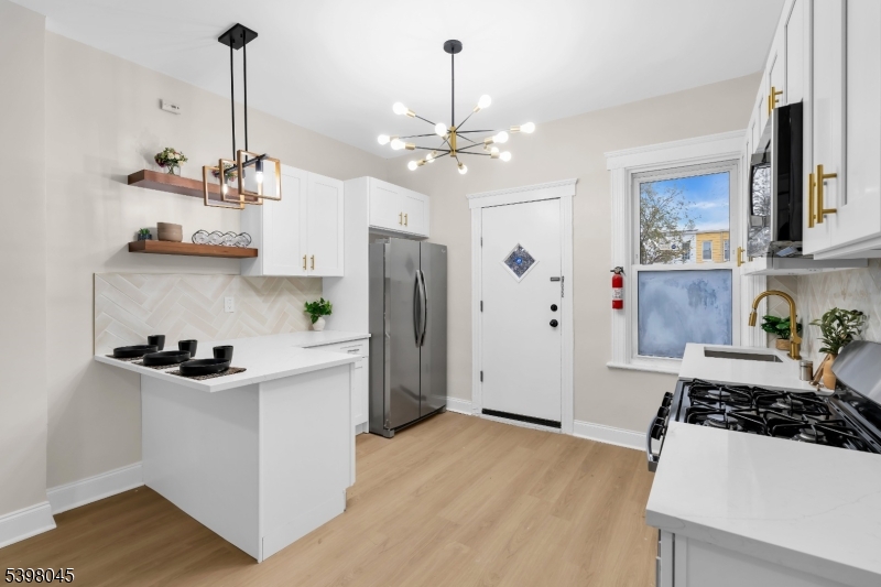 Elizabeth City, NJ 07202,19 Stewart Pl