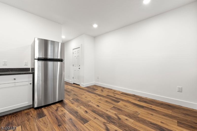 Montclair Twp., NJ 07042,200 Forest St #R