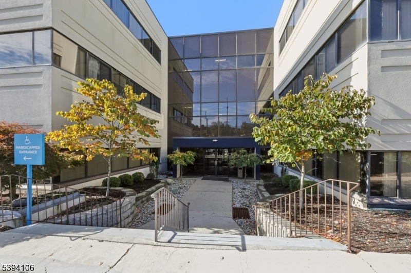 Wayne Twp., NJ 07470,401 Hamburg Tpke