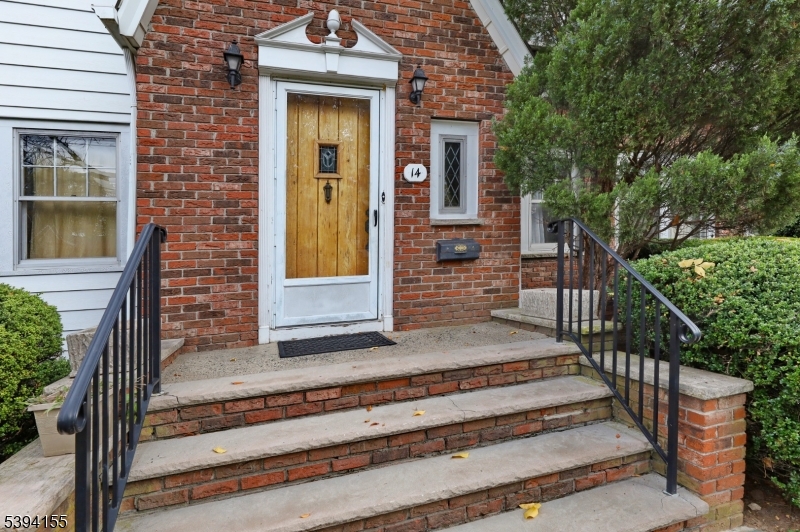 Clifton City, NJ 07012,14 Laurel Ave