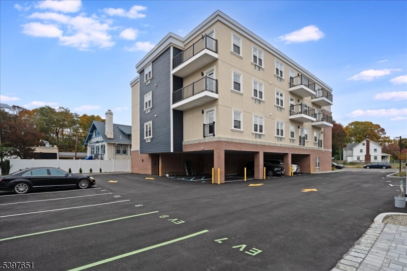 Bloomfield Twp., NJ 07003,224 Broad St