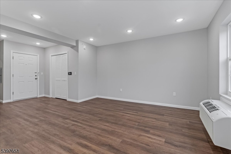 Bloomfield Twp., NJ 07003,224 Broad St