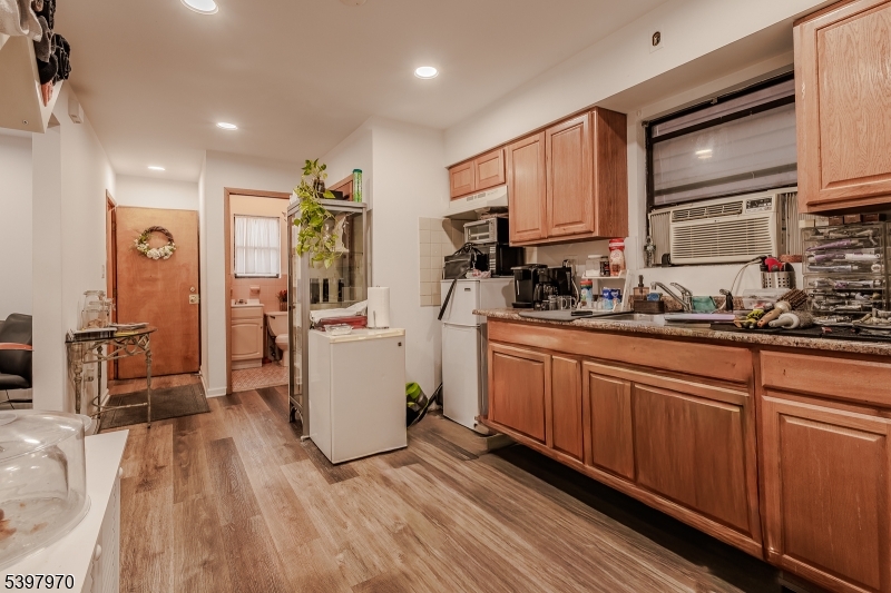 Newark City, NJ 07105,550 Ferry St