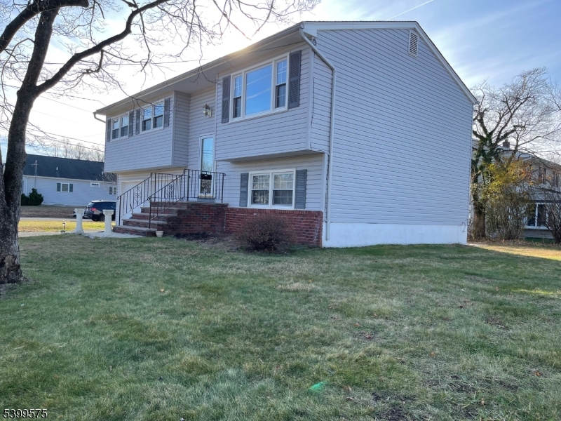 57 Greenbrook Rd, Middlesex Boro, NJ 08846