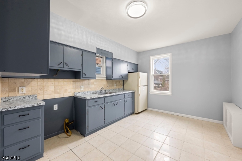 Clifton City, NJ 07011,16 Loretta St