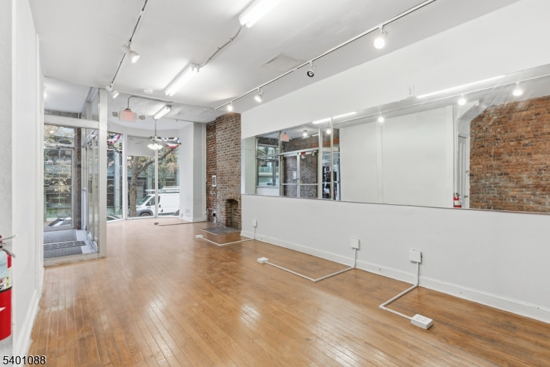 15 Warren St, Newark City, NJ 07102