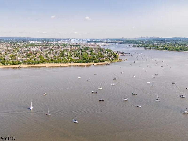 South Amboy City, NJ 08879,2000 Schindler Dr #A11