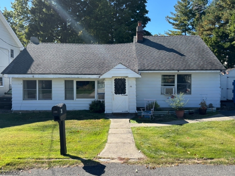 38 Lakeview Ave, Ringwood Boro, NJ 07456