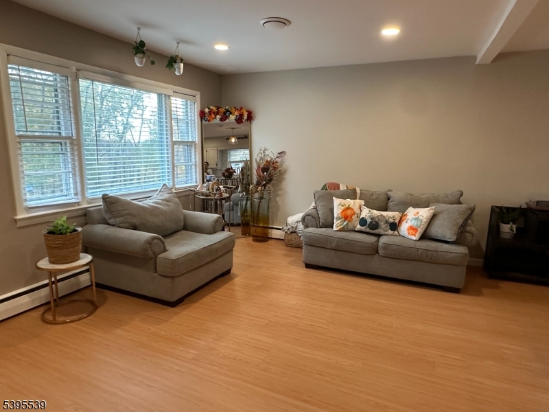 Bloomingdale Boro, NJ 07403,89 Knolls Rd