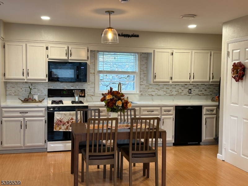 Bloomingdale Boro, NJ 07403,89 Knolls Rd