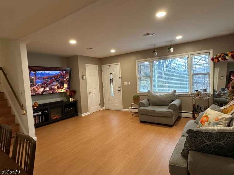 Bloomingdale Boro, NJ 07403,89 Knolls Rd