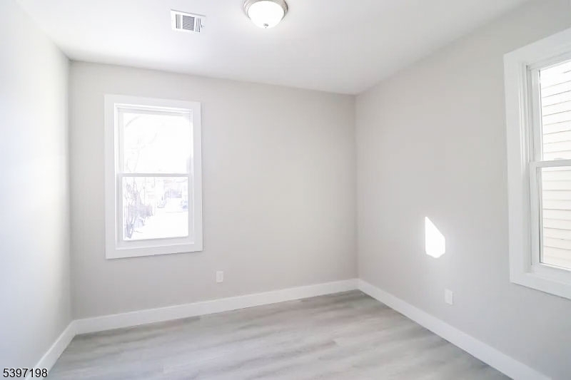 Newark City, NJ 07103,789 S 17Th St