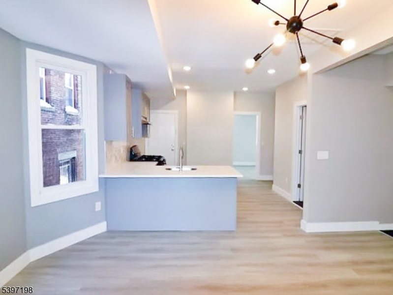 Newark City, NJ 07103,789 S 17Th St