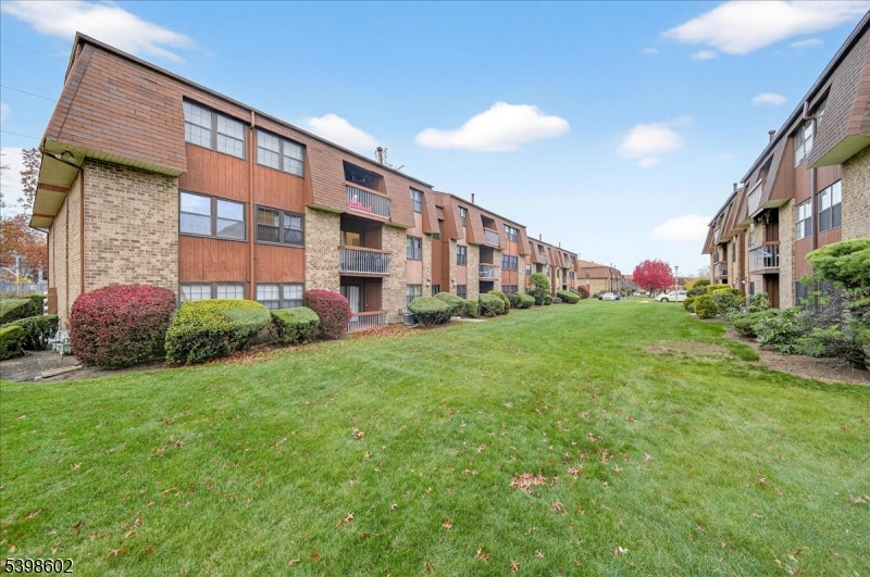 Woodbridge Twp., NJ 07095,300C Alpine Way #C