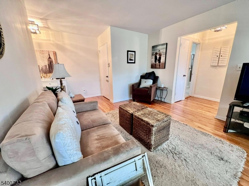 Nutley Twp., NJ 07110,6-12 Hillside Ave C0207 #2G