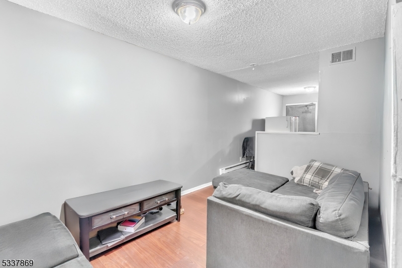 Newark City, NJ 07104,121 Highland Ave