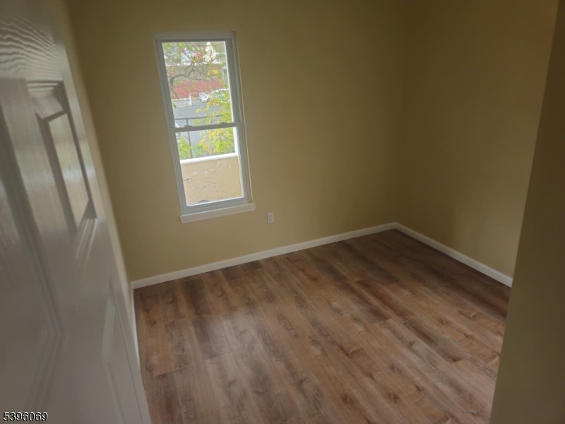 Paterson City, NJ 07514,518 E 23Rd St #1F