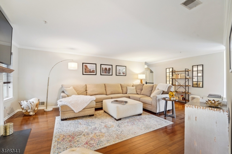 Chatham Twp., NJ 07928,162 Riveredge Dr #162