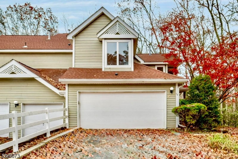 15 Stone House Ct, Jefferson Twp., NJ 07438