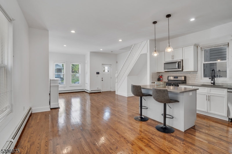 East Orange City, NJ 07018,142 Steuben St