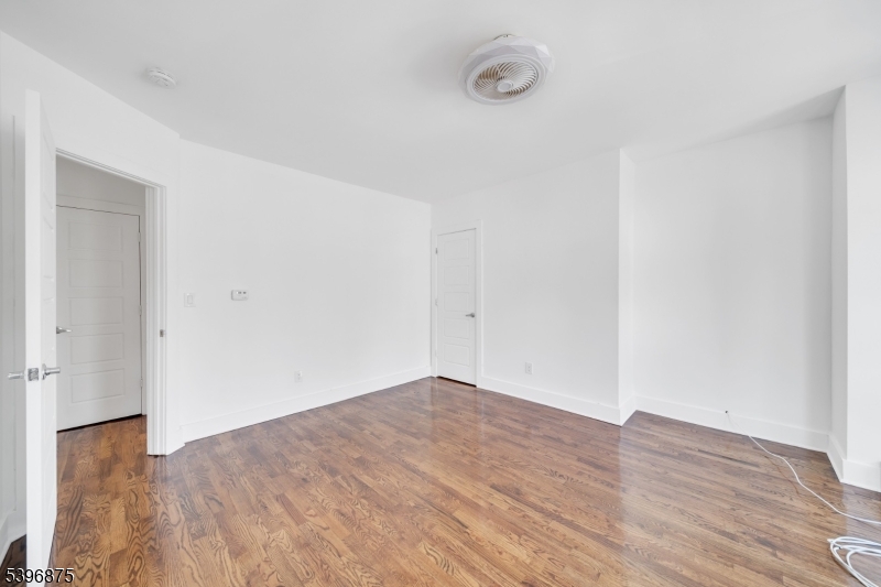 East Orange City, NJ 07018,142 Steuben St