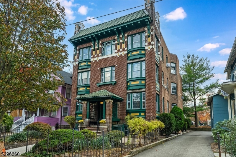 Montclair Twp., NJ 07042,30 The Crescent - Unit 3 #3