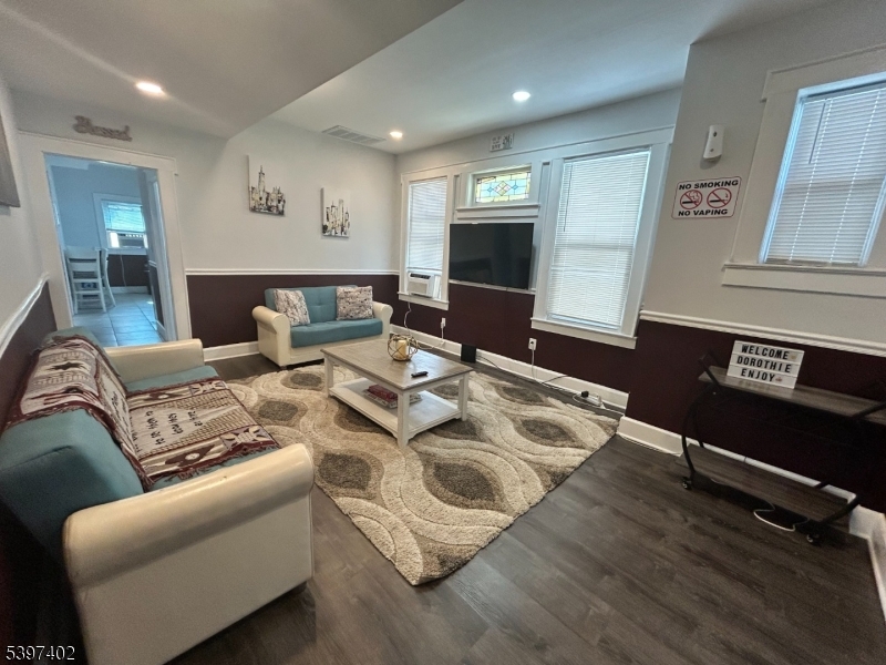 Newark City, NJ 07112,142 Mapes Ave Floor 2 #1