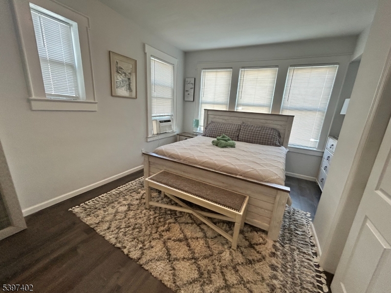 Newark City, NJ 07112,142 Mapes Ave Floor 2 #1