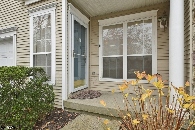 Bernards Twp., NJ 07920,32 Mayflower Dr