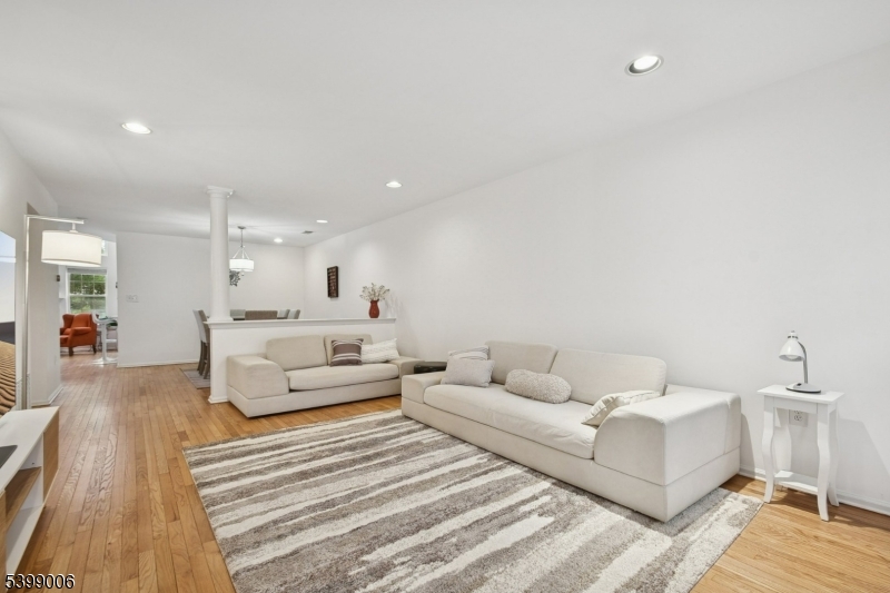 Bernards Twp., NJ 07920,32 Mayflower Dr