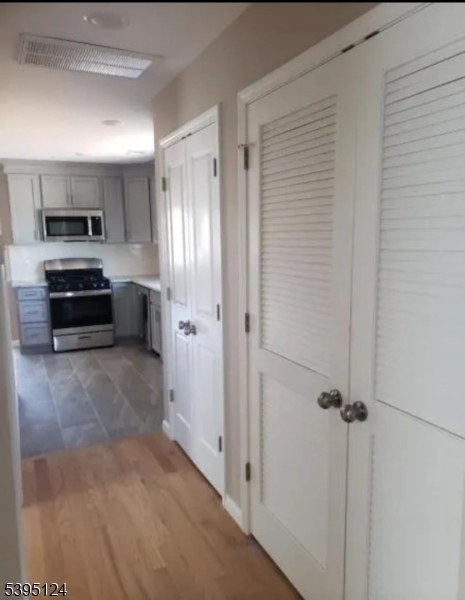 Elizabeth City, NJ 07206,407 Livingston St