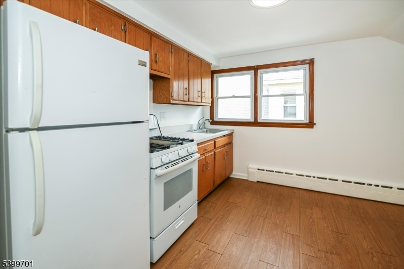 Clifton City, NJ 07011,13 Knapp Ave