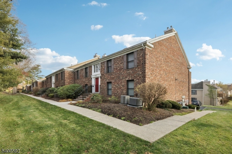 Long Hill Twp., NJ 07933,26 Sunrise Dr