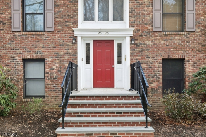 Long Hill Twp., NJ 07933,26 Sunrise Dr