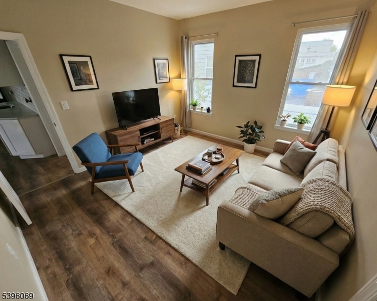 Paterson City, NJ 07514,518 E 23Rd St #1F