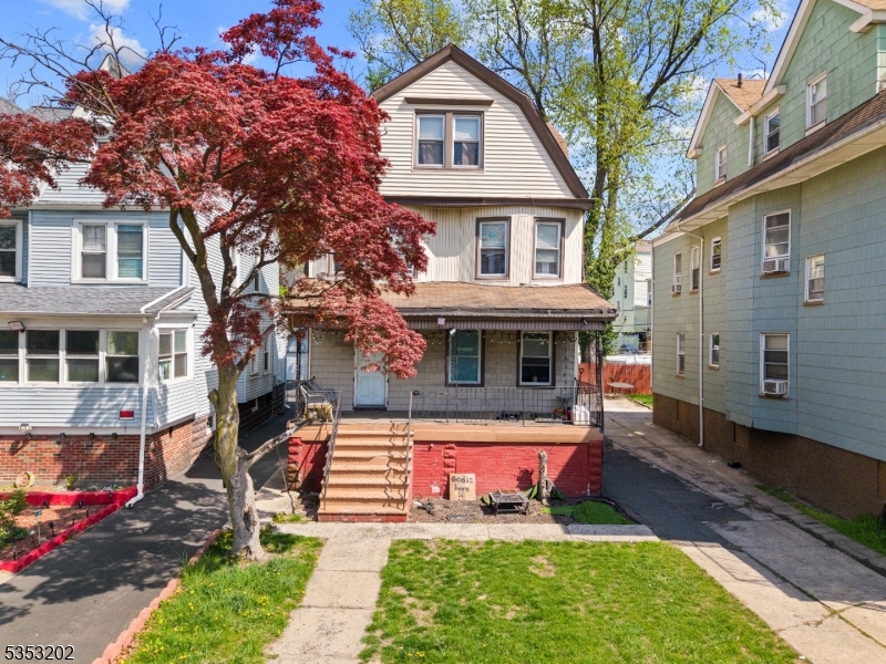 92 N Oraton Pkwy, East Orange City, NJ 07017