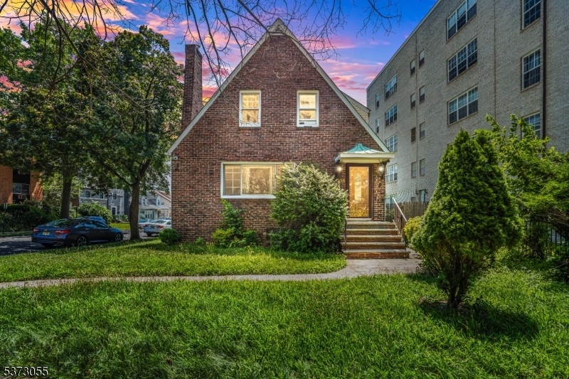 384 S Harrison St, East Orange City, NJ 07018