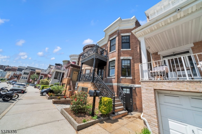 West New York Town, NJ 07093,5303 Blvd East