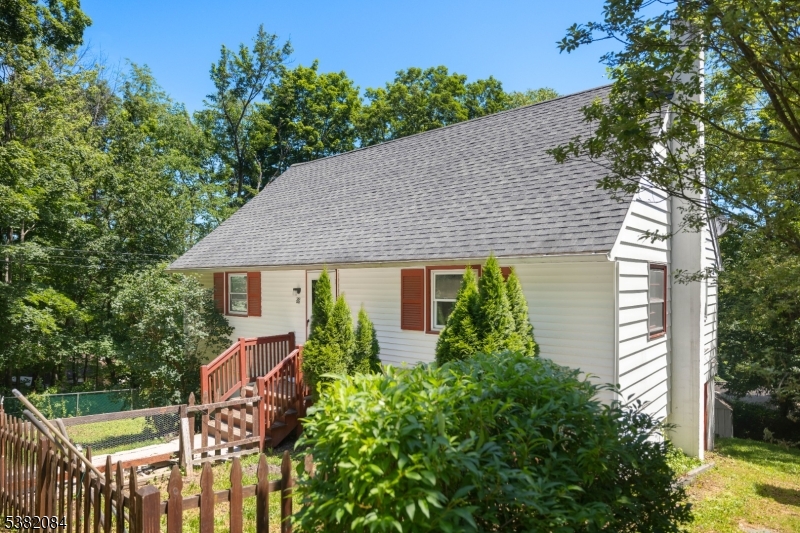 59 Lakeview Dr, Wantage Twp., NJ 07461