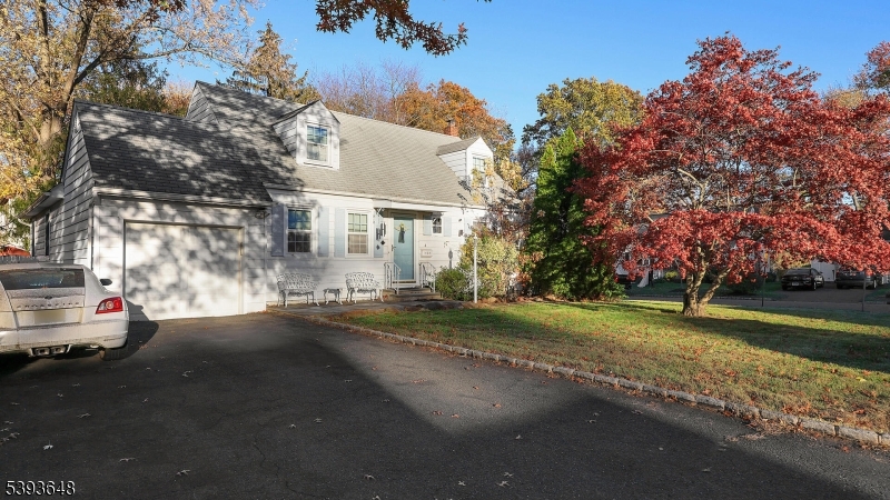 Fanwood Boro, NJ 07023,4 Lois Pl