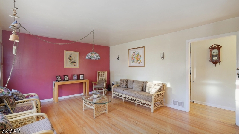 Fanwood Boro, NJ 07023,4 Lois Pl