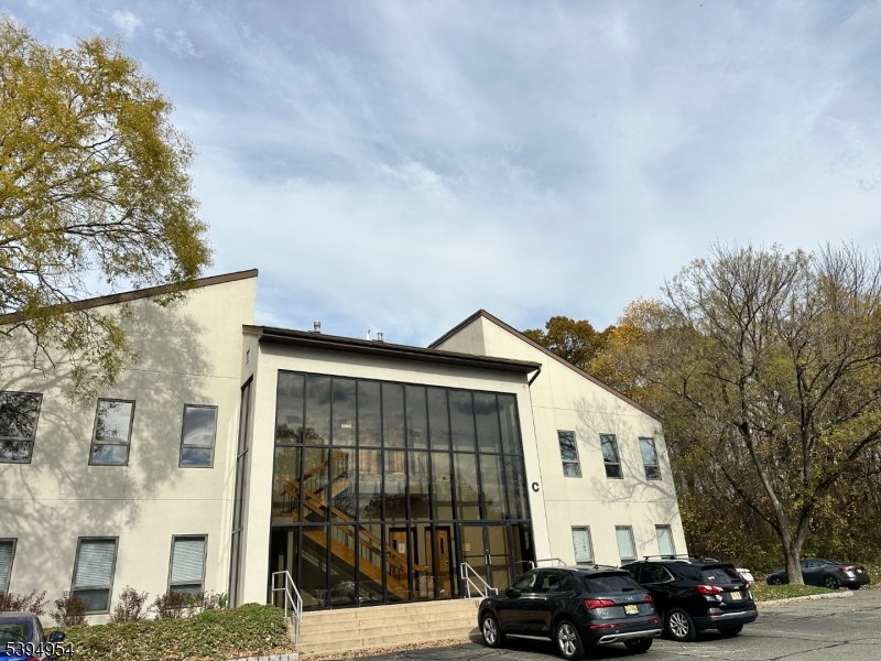 Mountain Lakes Boro, NJ 07046,115 Us Highway 46