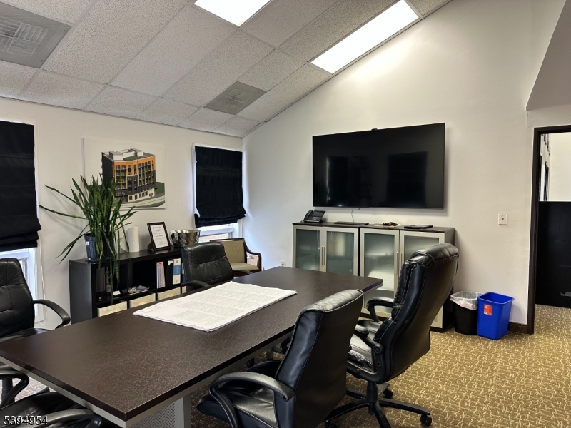 Mountain Lakes Boro, NJ 07046,115 Us Highway 46